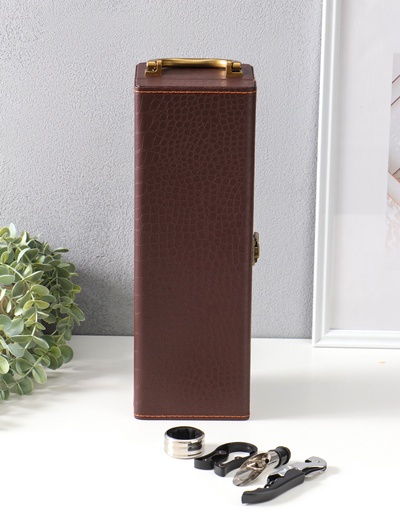 Шкатулка подарочная под бутылку «Кожа питона» и набор 4 предмета, коричневая, 35×11×12 см