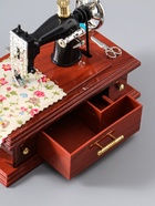 УЦЕНКА Шкатулка пластик музыкальная механическая "Мамина швейная машинка" 9,5х18х13,5 см - Фото 3