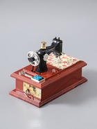 УЦЕНКА Шкатулка пластик музыкальная механическая "Мамина швейная машинка" 9,5х18х13,5 см - Фото 5