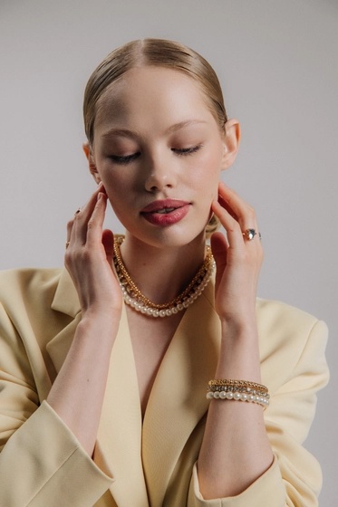 Чокеры «Стиль», набор 3 шт. бусины №8, со стразами, тянется, 35 + удлинитель 5 см, белый в золоте - Фото 1