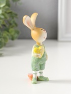 Фигурка полистоун «Зайчик в зеленый комбинезоне, с жёлтым сердцем», 13 см  (артикул 10927826)  большой выбор товаров оптом и в розницу по низким ценам с доставкой