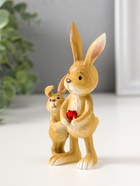 Фигурка полистоун «Зайчик с малышом с красным сердцем в лапках», 13.5 см  (артикул 10927832)  большой выбор товаров оптом и в розницу по низким ценам с доставкой