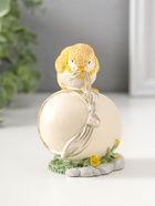 Фигурка полистоун «Цыплёнок завязывает подарочный бант на яйце», 11 см  (артикул 10927833)  большой выбор товаров оптом и в розницу по низким ценам с доставкой