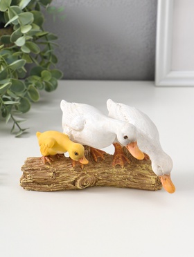 Фигурка полистоун «Утята на брёвнышке», 8.5 см