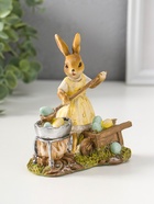 Фигурка полистоун «Зайка в жёлтом платье, красит пасхальные яички», 12.5 см  (артикул 10927856)  большой выбор товаров оптом и в розницу по низким ценам с доставкой
