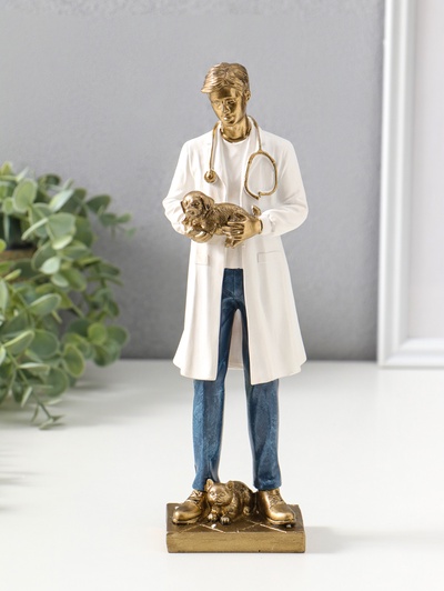Фигура полистоун «Мужчина-ветеринар в белом халате с щенком», 25.5 см