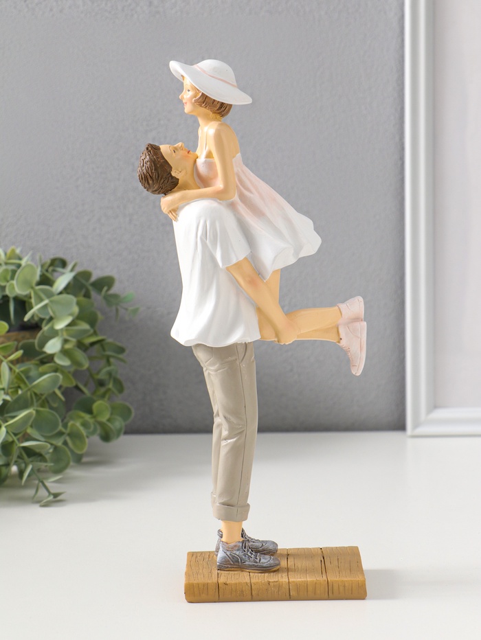 Фигура полистоун «Влюблённые - я буду носить тебя на руках», 29.5 см