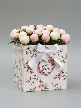 Коробка подарочная для цветов «С любовью», 19×19×19 см, с лентами