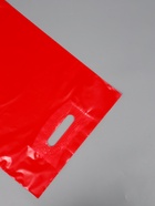 Пакет полиэтиленовый с вырубной ручкой, Красный 30х40 см, 60 мкм - Фото 2