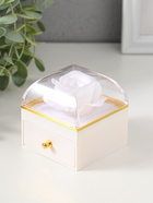 Шкатулка для украшений «Роза в футляре», подарочная, пластик, белая, 6.8×6.8×7.5 см - Фото 2