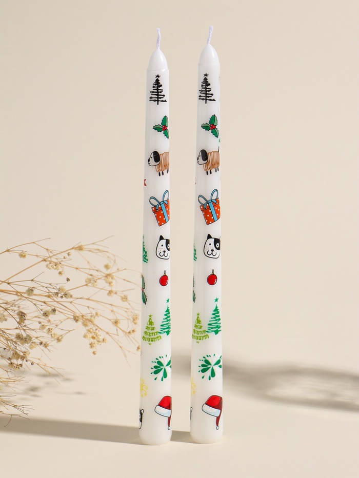 Набор свечей античных, 2.2×25 см, 2 шт. «Новогодние пёсики», белые, 8×28×2.3 см - Фото 1