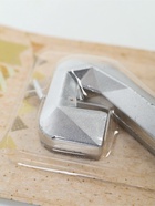 УЦЕНКА Свеча в торт на шпажке «Алмаз», цифра 2, серебряная, 5×2.6 см - Фото 4