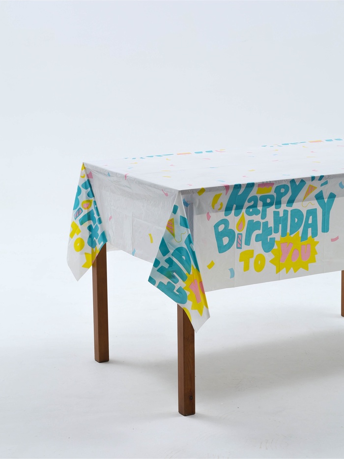 Скатерть одноразовая «С днем рождения», 137×183 см - Фото 1