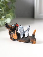 Фигурка «Такса с друзьями», 4.9×4.5×8.9 см - Фото 4
