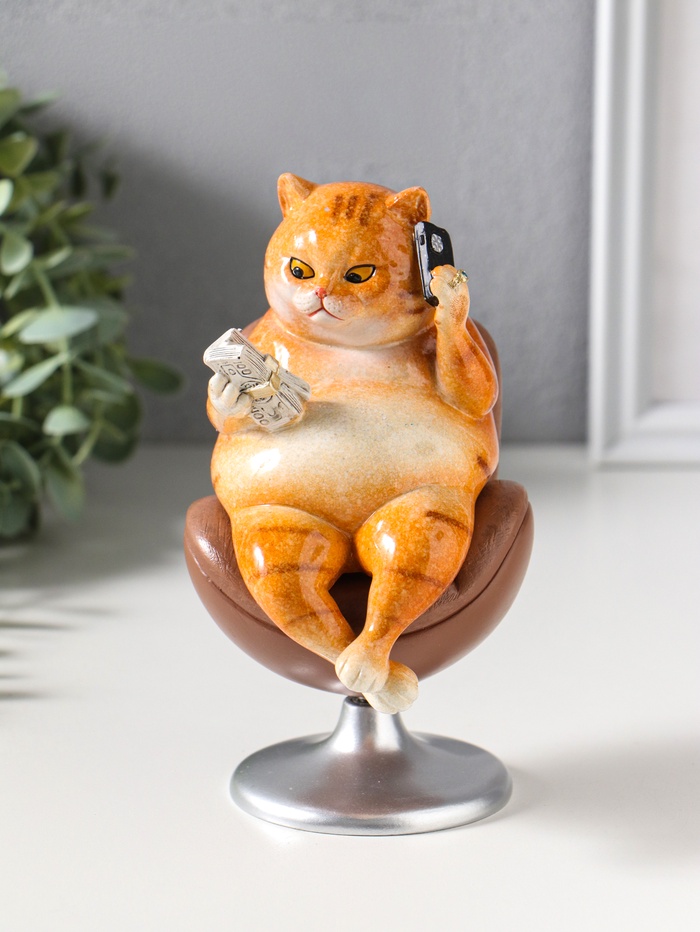 Фигурка полистоун лак «Пухлый кот - решала, в кожаном кресле», стул крутится, 10.5×8.7×16 см - Фото 1