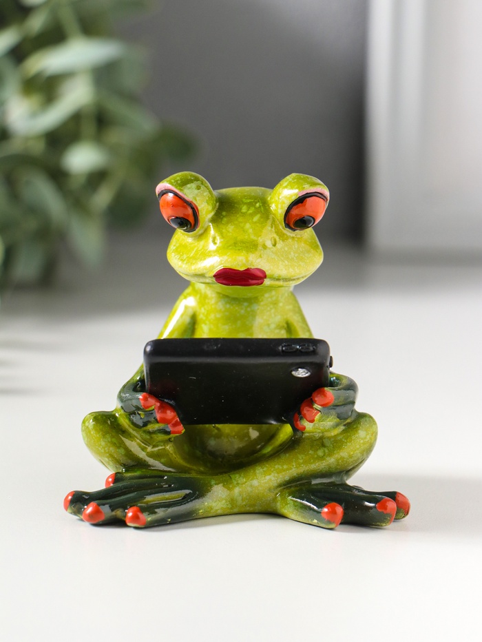 Фигурка полистоун лак «Лягушонок с планшетом», 7.5×7×7.3 см - Фото 1