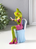 Сувенир полистоун лак "Лягуха в розовом платье наводит марафет" 8,5х8,5х14,8 см - фото 809554178