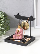 Японский сад камней настольный «Дзен. Будда в розовом у гонга», с подставкой для благовоний и набором аксессуаров, 13.2×15×16 см  (артикул 11006429)  большой выбор товаров оптом и в розницу по низким ценам с доставкой