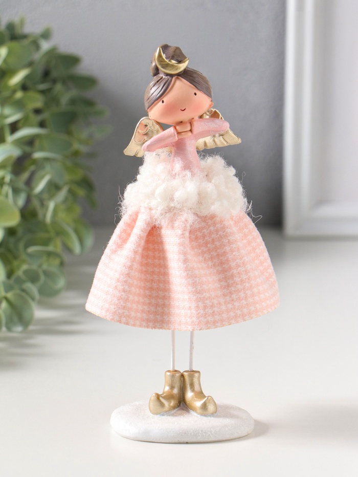 Фигурка полистоун «Ангелочек в розовом клетчатом наряде с мехом», 6×5.5×17.5 см