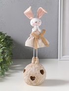 Фигура световая полистоун «Зайка в льняном платье на шаре», 2×LR44, 8.5×8.5×26 см - Фото 2