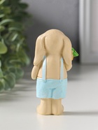 Сувенир полистоун "Зайчик в голубых шортиках на лямках, с морковкой" 5х3х9,5 см - фото 809554418