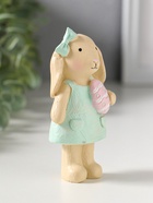 Фигурка полистоун «Зайка в платьице, с пасхальным яичком», 4.8×2.8×10 см - Фото 2