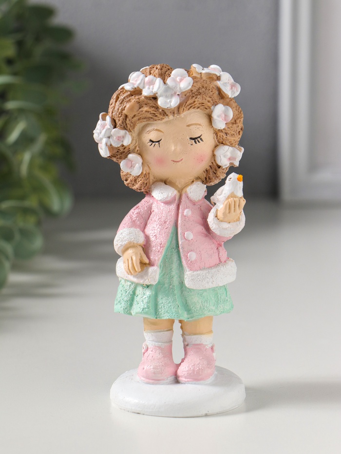 Фигурка полистоун «Малышка с цветами в волосах, с птичкой на ладони», 5.5×5.5×12 см