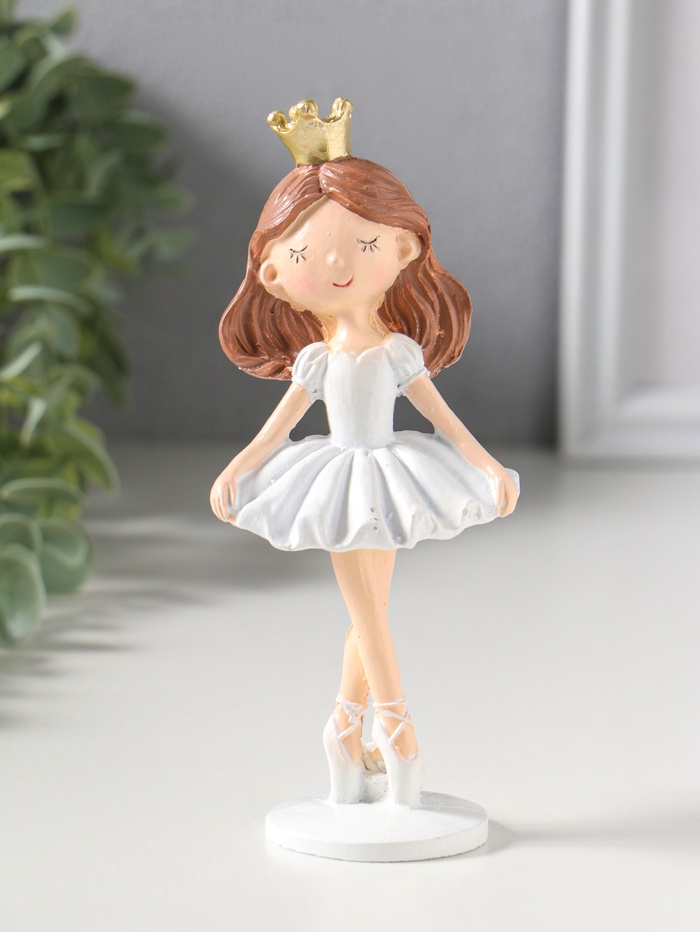 Фигурка полистоун «Малышка-принцесса, маленькая балерина», 6.5×5.5×15 см