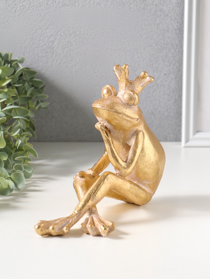 Фигурка полистоун «Принцесса-лягушка в короне», под золото, 19×9.3×16.5 см