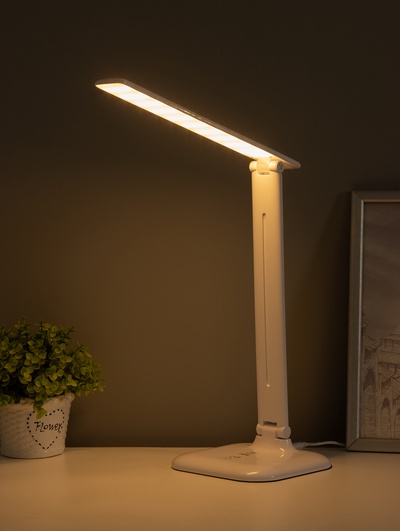 Лампа настольная LED NLED-462, 10 Вт, 15×35×40 см, белая