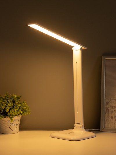 Лампа настольная LED NLED-462, 10 Вт, 15×35×40 см, белая