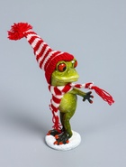 УЦЕНКА Сувенир полистоун лак «Лягуха в шапочке и шарфике готовится упасть в снег» 8.2×6.5×18 см 1032 - Фото 3