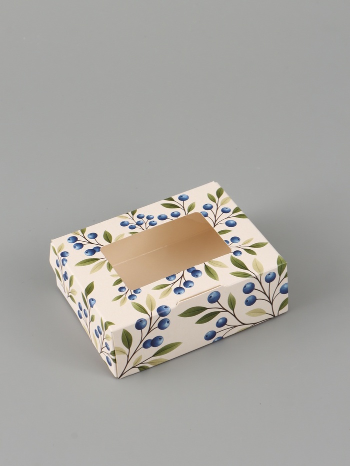 Коробка подарочная с окном «Ягоды», 10×8×3.5 см, самосборная
