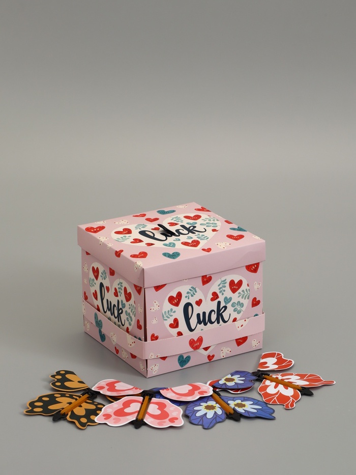 Коробка-сюрприз подарочная «Бабочки. Удачи» с вылетающими бабочками, розовая, 14.5×14.5×12.7 см - Фото 1