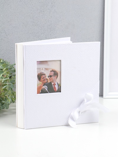 Фотоальбом на 100 фото 10×15 см «Белоснежный с бантом», в коробке, 4×22×23 см