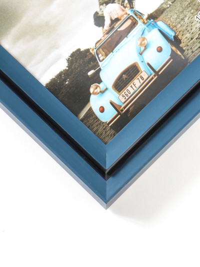 Фоторамка для фото 13×18 см «Остин», пластик, иссиня-чёрный, 21.5×16.5×1.5 см