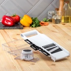 УЦЕНКА Тёрка - слайсер с контейнером Magistro Vegan pro, 5 насадок, 31.8×13.7×9 см, белая 11010748