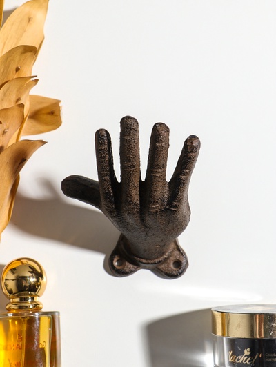 Крючки настенные «Рука - приветствие», ключница декоративная, чугун, 11×7.2×8.5 см