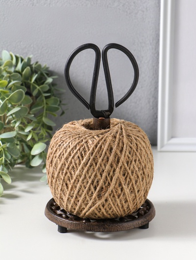 Фигурка - катушка для ниток чугун «Узоры», с ножницами, 13.2×13.2×23 см