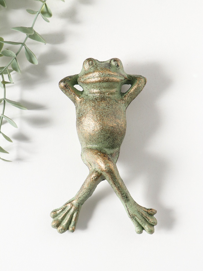 Фигурка чугун «Лягуха на отдыхе», зелёная патина, 14.5×8,,8×4 см