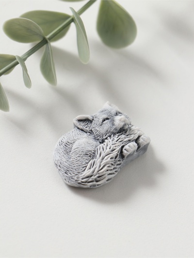 Магнит на холодильник «Лисенок лежит», барельеф, 2.4 см