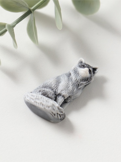 Магнит на холодильник «Лисичка сидит», барельеф, 3.5 см