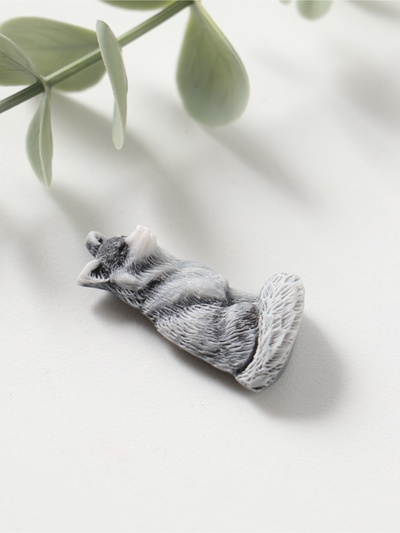 Магнит на холодильник «Лисичка сидит», барельеф, 3.5 см