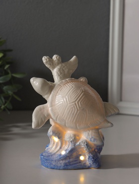 Фигурка светящаяся «Черепаха в кораллах», керамика, бело-синий, 8×11.5×14 см