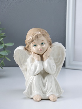 Фигурка керамика «Ангел в белом платье, сидит ручки у лица», 10×11×15.5 см  (артикул 10957818)  большой выбор товаров оптом и в розницу по низким ценам с доставкой