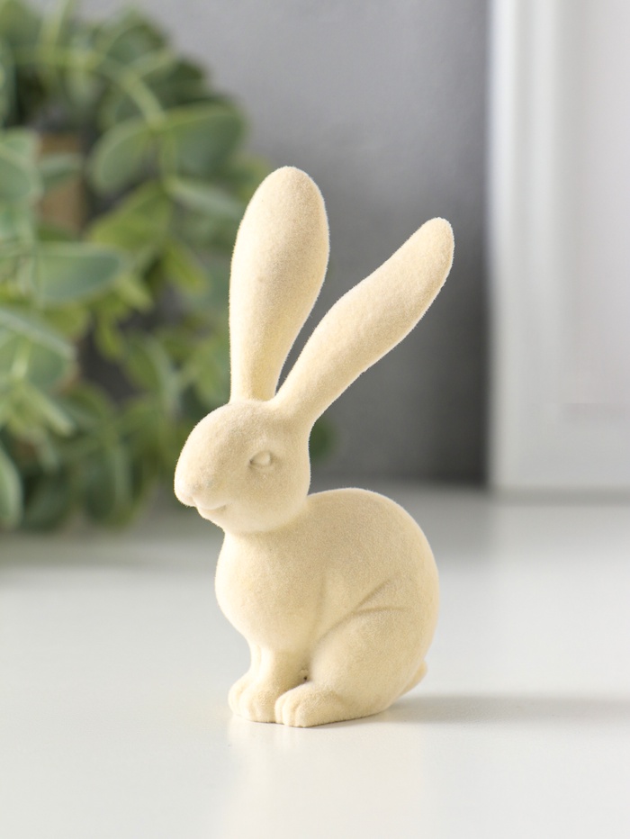 Фигурка полистоун, флок «Белый заяц», 3×4.5×8.5 см