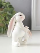 Фигурка полистоун «Заяц с зайчонком - возьми на ручки», 6.5×4×8.5 см  (артикул 10915766)  большой выбор товаров оптом и в розницу по низким ценам с доставкой