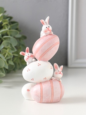 Фигурка полистоун «Зайки и пасхальные яички - куча-мала», 6.5×4.5×12 см