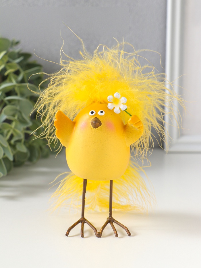 Фигурка полистоун «Цыплёнок с хохолком, с цветочком», 6.5×5×11.5 см