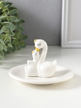 Фигурка - подставка для колец «Лебедь с малышом», керамика, белая, 10×10×7 см